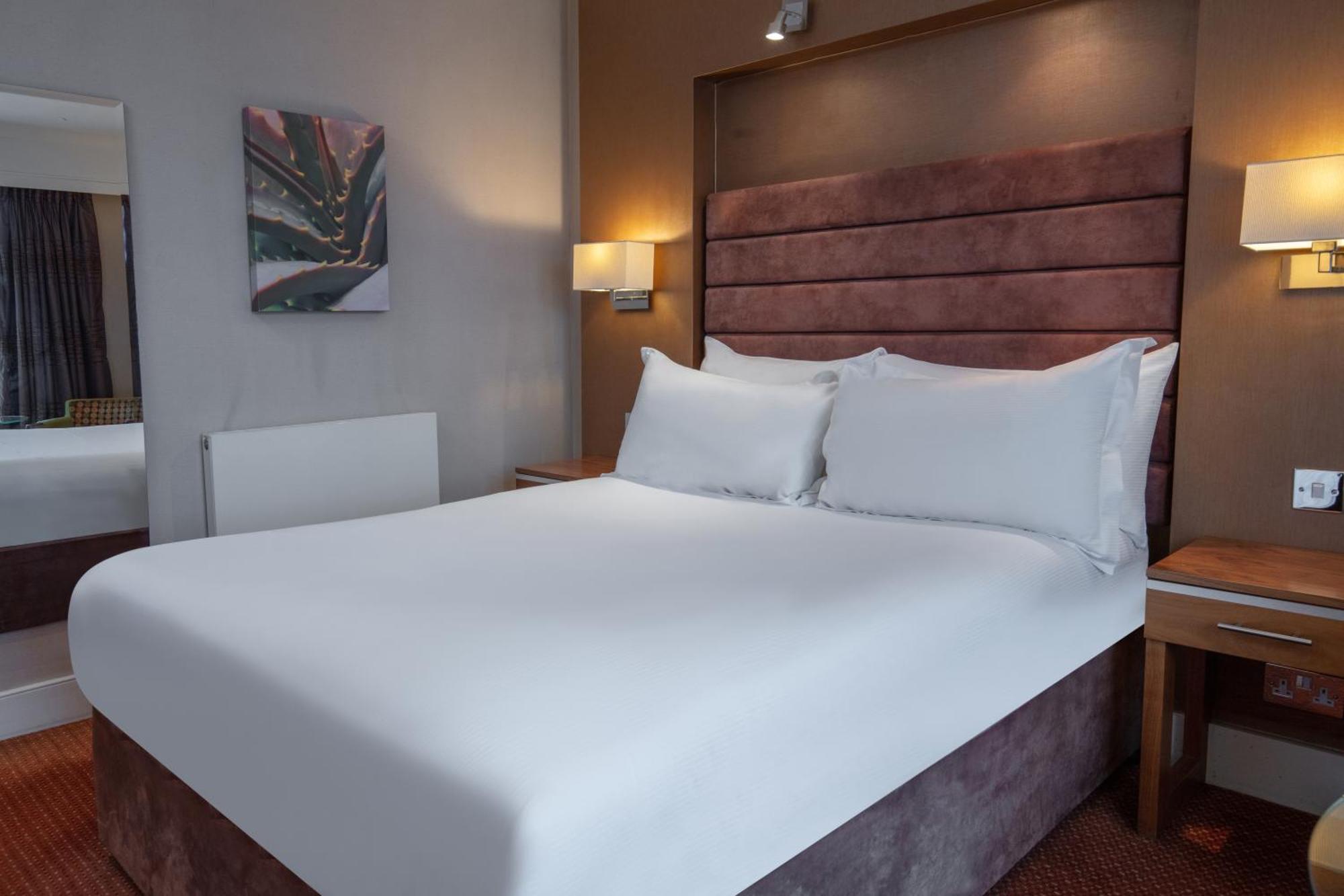 Hampshire Court Hotel & Spa Basingstoke Værelse billede